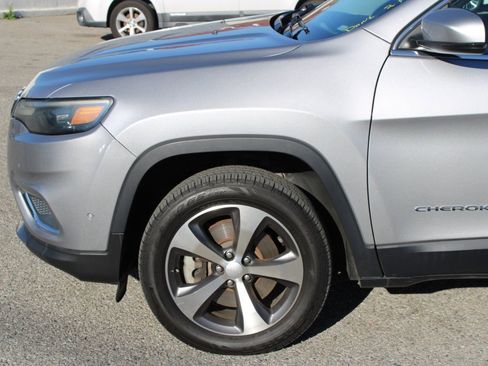 Used 2021 Jeep Cherokee Limited image 7