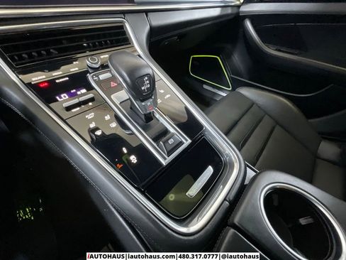 Used 2022 Porsche Panamera 4S w/ Premium Package image 36