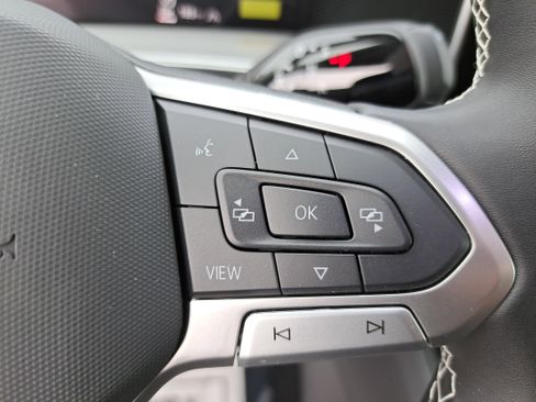 New 2026 Volkswagen Tiguan SE image 18