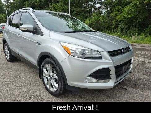 Used 2014 Ford Escape Titanium w/ Equipment Group 401A AWD/4WD image 10