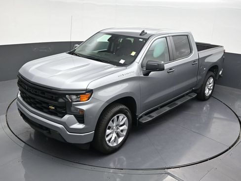 Used 2026 Chevrolet Silverado 1500 Custom RWD image 17