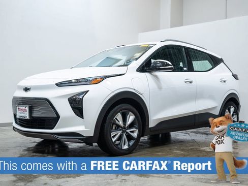 Used 2022 Chevrolet Bolt EUV LT w/ Convenience Package image 2