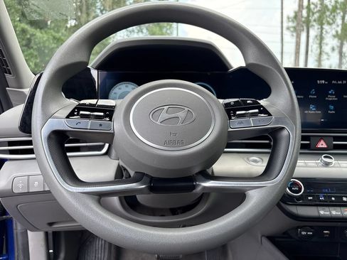 Used 2024 Hyundai Elantra SEL FWD image 13