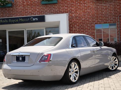 Used 2022 Rolls-Royce Ghost AWD/4WD image 2