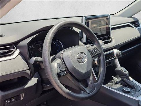 Used 2023 Toyota RAV4 LE AWD/4WD image 9