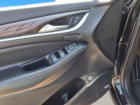 Used 2022 Buick Enclave Avenir image 17