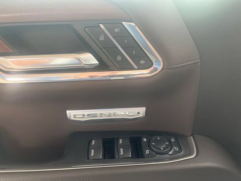 Used 2023 GMC Sierra 1500 Denali w/ Denali Reserve Package AWD/4WD image 14