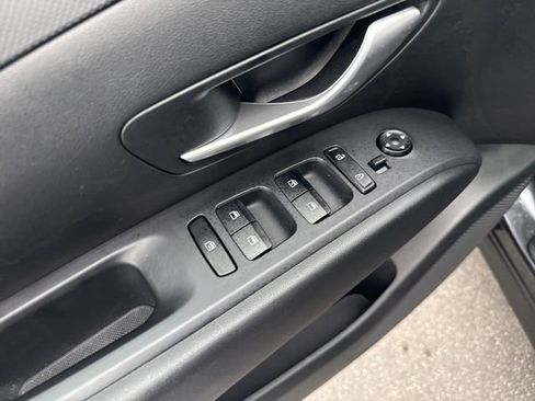 Certified 2023 Hyundai Tucson SE image 10