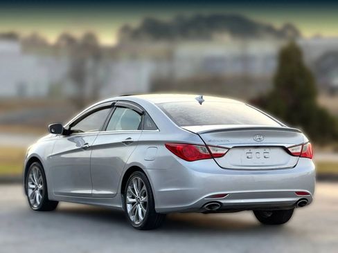 Used 2013 Hyundai Sonata SE w/ Navigation & Sunroof Pkg image 10