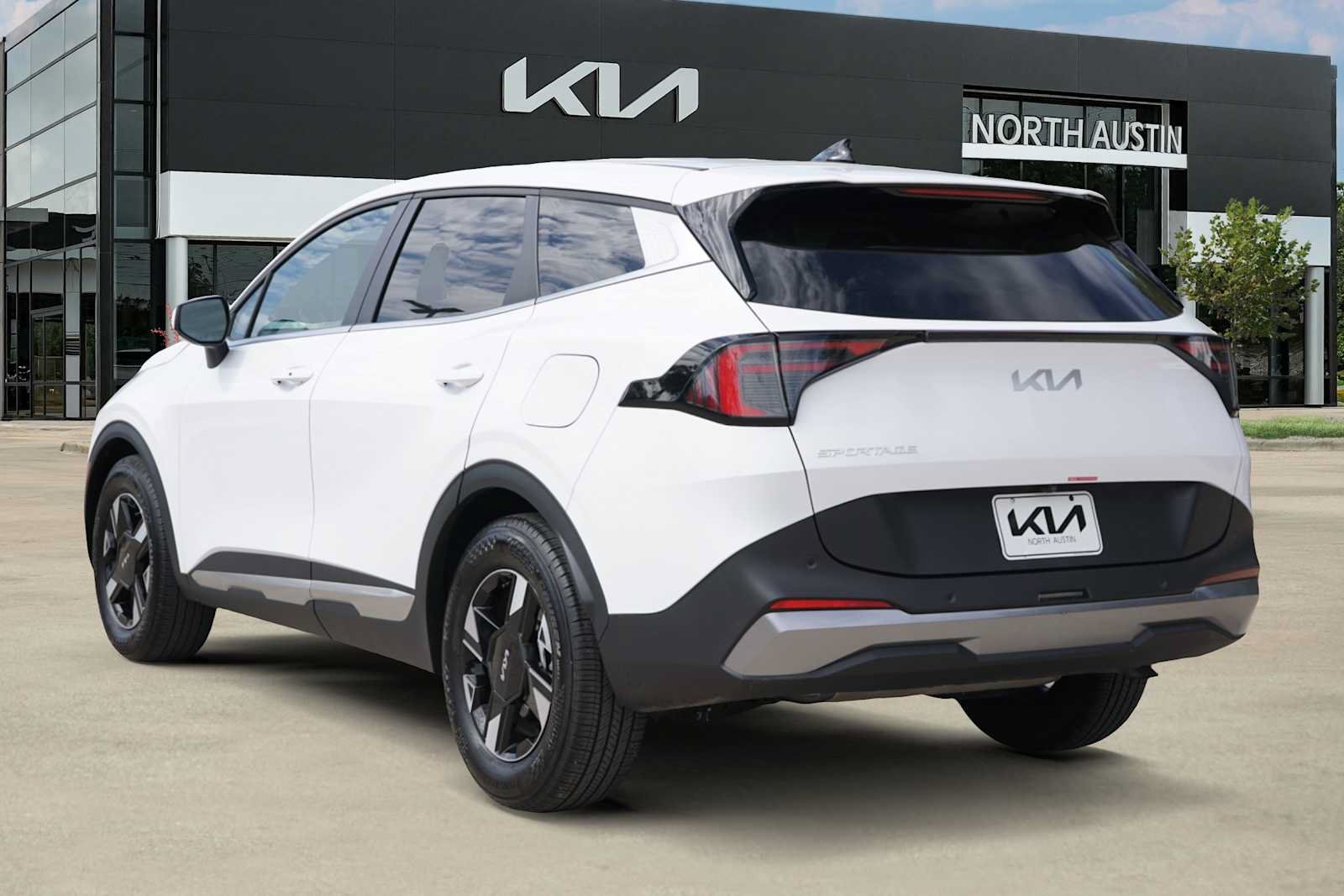 Certified 2026 Kia Sportage LX FWD image 4