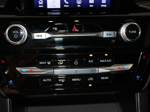 Used 2023 Ford Explorer Limited w/ Limited Technology Package RWD image 55