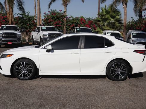 Used 2020 Toyota Camry SE FWD image 5