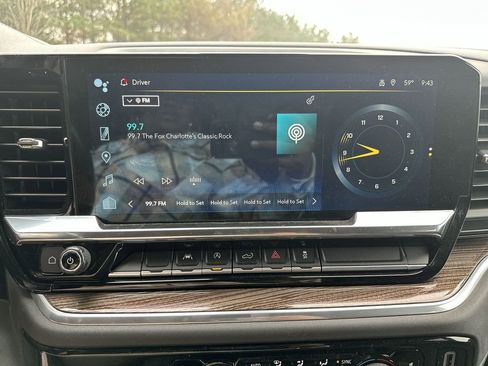 Used 2022 Chevrolet Silverado 1500 LT image 12