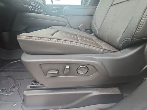 New 2026 Chevrolet Suburban High Country AWD/4WD image 16