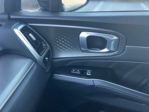 Used 2022 Kia Sorento SX AWD/4WD image 19