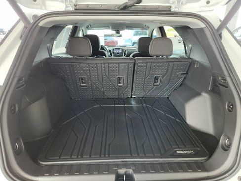 Used 2024 Chevrolet Equinox LT image 10