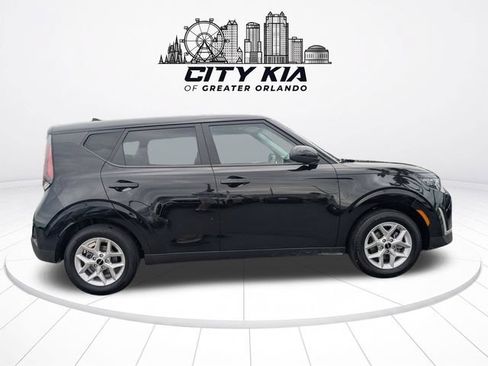Certified 2025 Kia Soul LX w/ LX Technology Package FWD image 7