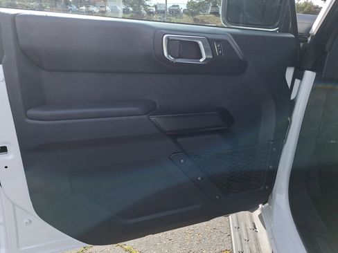 Used 2025 Ford Bronco Outer Banks image 9