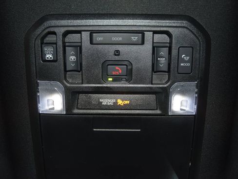 Used 2024 Toyota Tundra Platinum AWD/4WD image 44