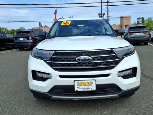 Used 2023 Ford Explorer XLT w/ Equipment Group 202A AWD/4WD image 2