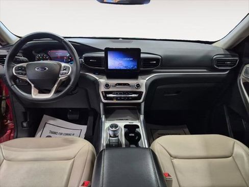 Used 2023 Ford Explorer XLT w/ Equipment Group 202A image 12