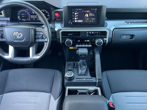Used 2024 Toyota Tacoma TRD Off-Road image 10