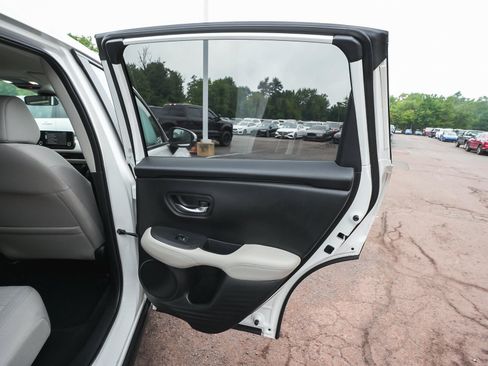 Used 2023 Honda HR-V LX image 11