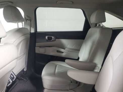 Used 2023 Kia Sorento SX image 10