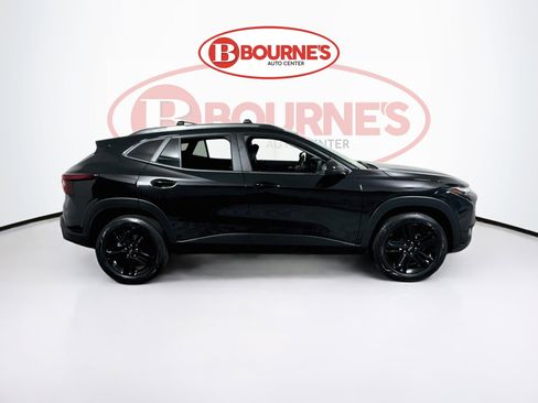 Used 2024 Chevrolet Trax ACTIV FWD image 11