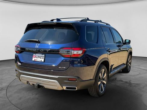 Used 2025 Honda Pilot Elite image 9