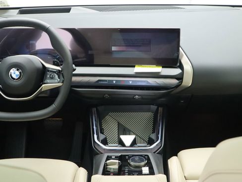 Used 2025 BMW X3 xDrive30i w/ Premium Package AWD/4WD image 14