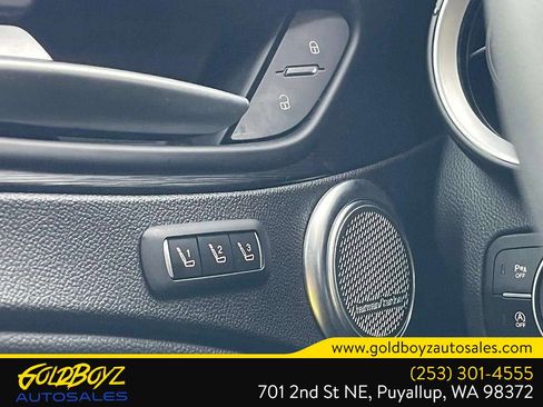 Used 2018 Alfa Romeo Stelvio AWD image 38