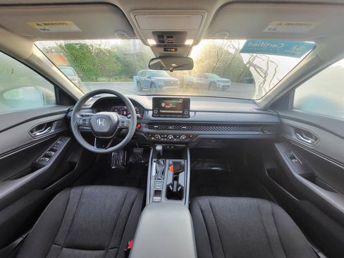 Used 2025 Honda Accord SE image 15