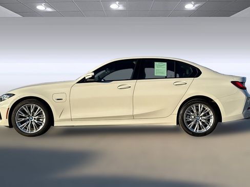 Used 2023 BMW 330e 330e w/ Driving Assistance Package image 2