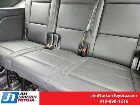 Used 2022 Chevrolet Tahoe LT w/ Luxury Package AWD/4WD image 31