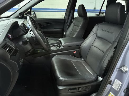 Certified 2024 Honda Passport Black Edition image 15