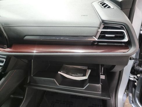 Used 2025 Chevrolet Traverse Z71 AWD/4WD image 34