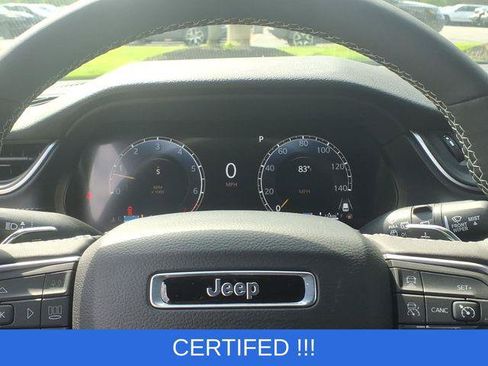 Certified 2025 Jeep Grand Cherokee Altitude AWD/4WD image 19