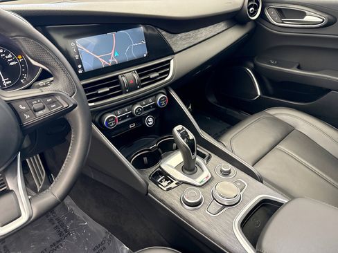 Used 2023 Alfa Romeo Giulia Sprint image 17