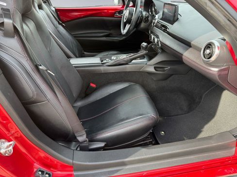 Used 2019 MAZDA MX-5 Miata RF Grand Touring image 11
