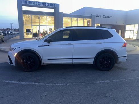 Used 2022 Volkswagen Tiguan SE R-Line image 6