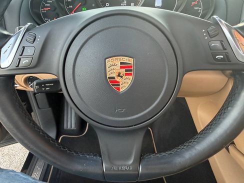 Used 2014 Porsche Cayenne Platinum Edition AWD/4WD image 23