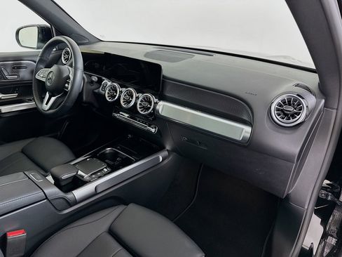 Used 2023 Mercedes-Benz GLB 250 image 29