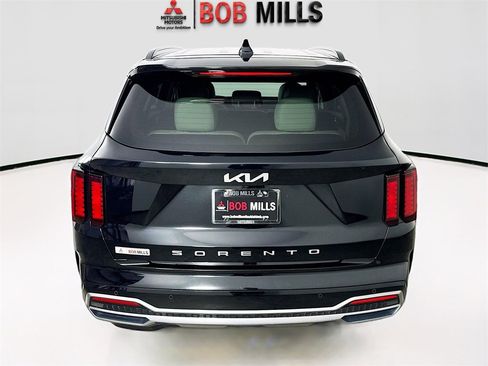 Used 2022 Kia Sorento S image 6