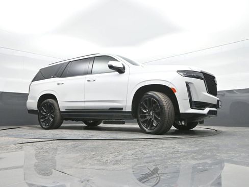 Used 2023 Cadillac Escalade Sport Platinum w/ LPO, ONYX Package image 42