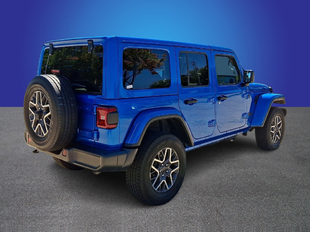 Used 2025 Jeep Wrangler Unlimited Sahara AWD/4WD image 4