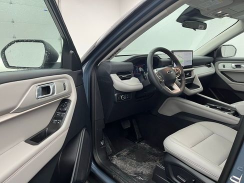 New 2026 Ford Explorer Active w/ Active Comfort Package image 17