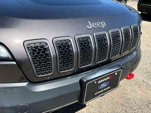 Used 2019 Jeep Cherokee Trailhawk w/ Comfort/Convenience Group image 32