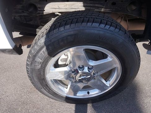 Used 2015 Chevrolet Silverado 2500 LT w/ LT Convenience Package RWD image 16