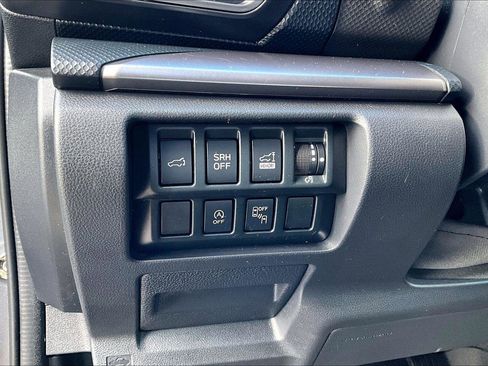 Used 2023 Subaru Forester Premium image 29